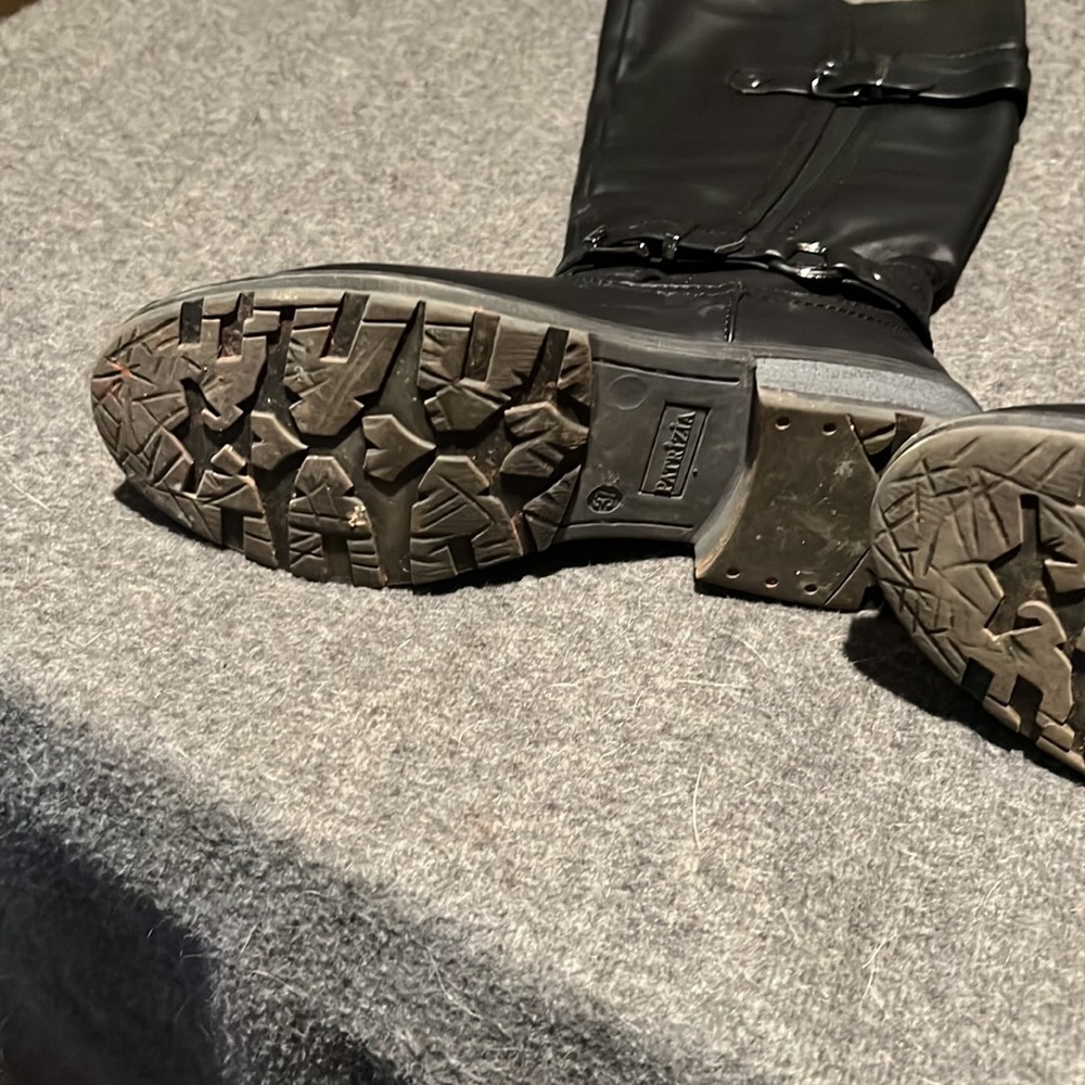 Boots - Picture 5 of 5